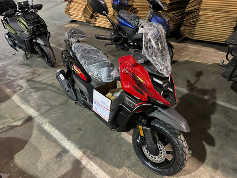 Red Tank 200 EFI Sport Scooter (Overstock)