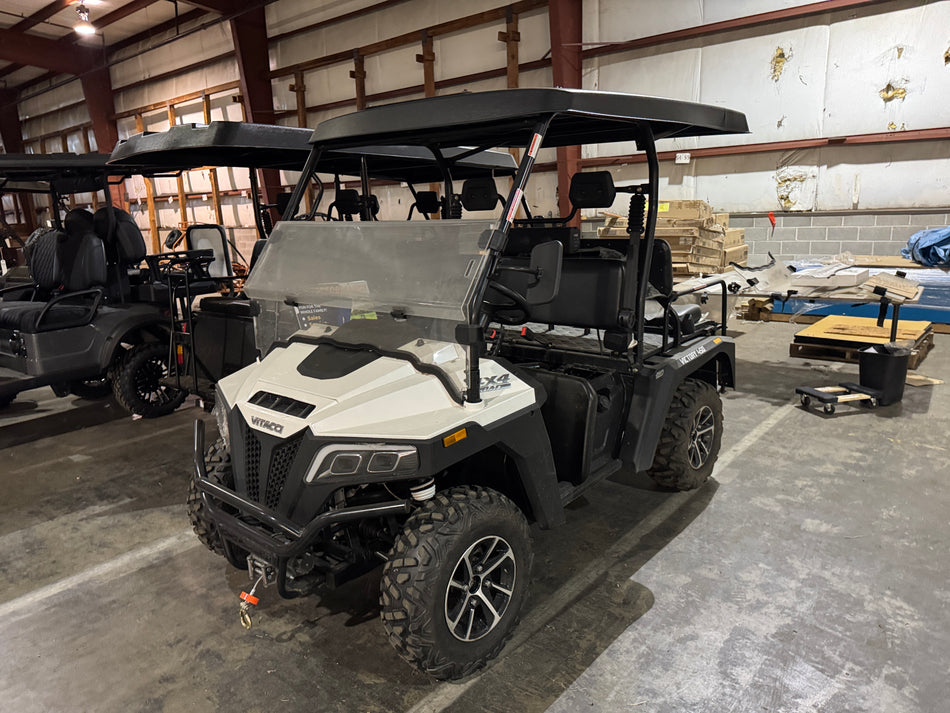 White Victory 450 EFI 4X4 Golf Cart (Overstock)